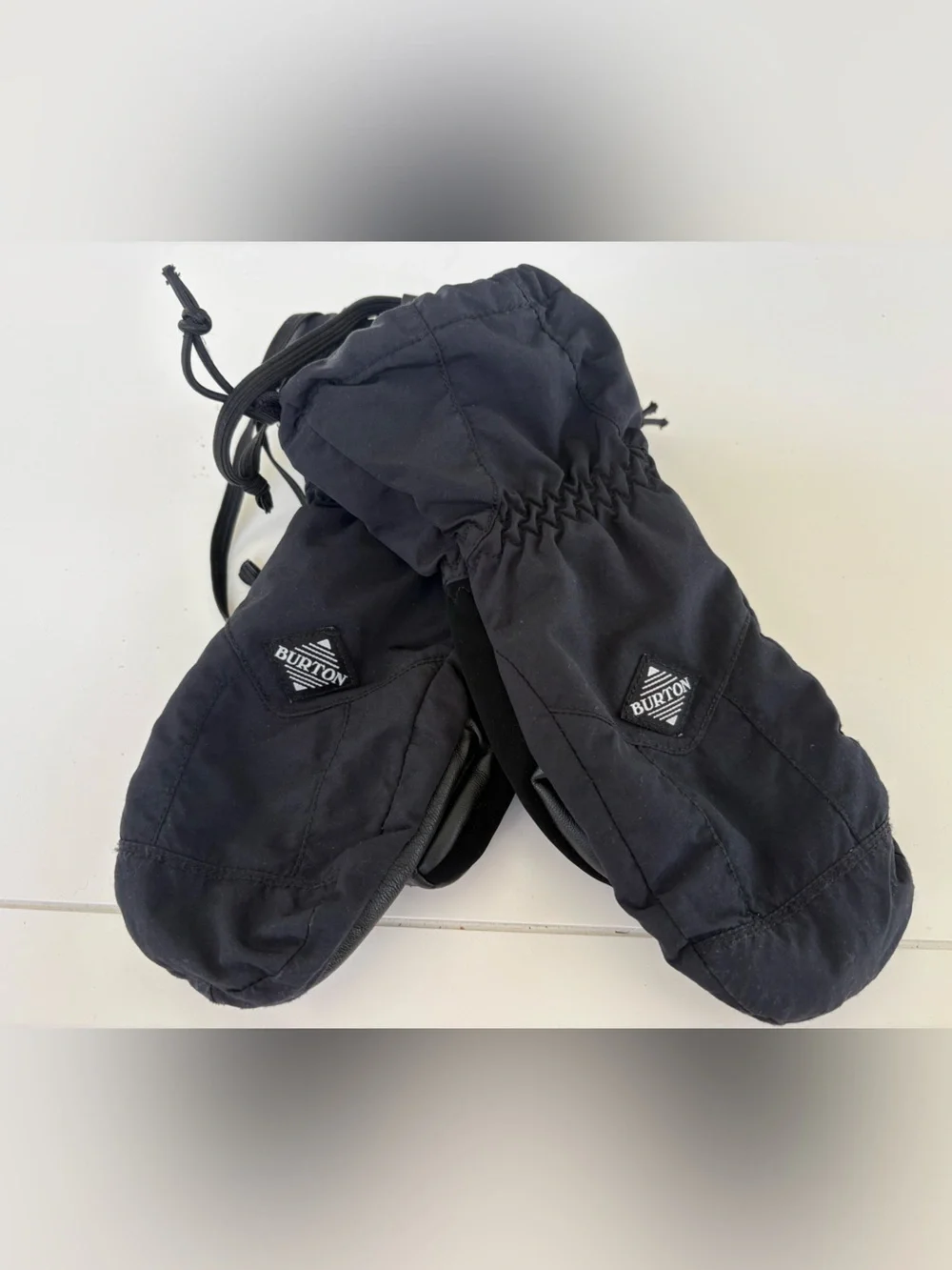 Burton Kids Black Winter Snow Mittens. Used. XL